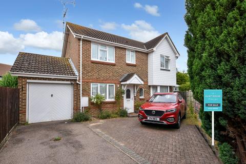 3 bedroom detached house for sale, Barrington Close, North Shoebury, Shoeburyness, Essex, SS3