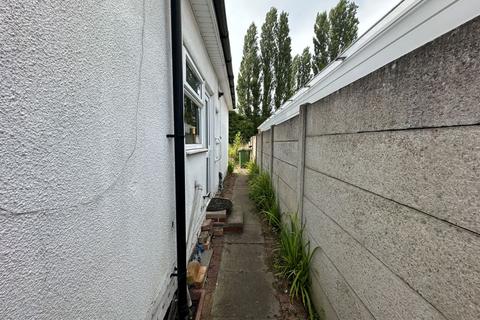 78 Ward Grove, Lanesfield, Wolverhampton, WV4 6PQ