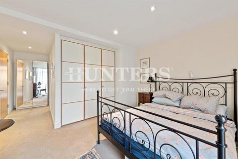 2 bedroom flat for sale, Lymington Road, London, NW6