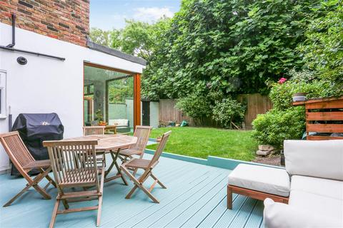 5 bedroom semi-detached house for sale, Beacon Hill, London