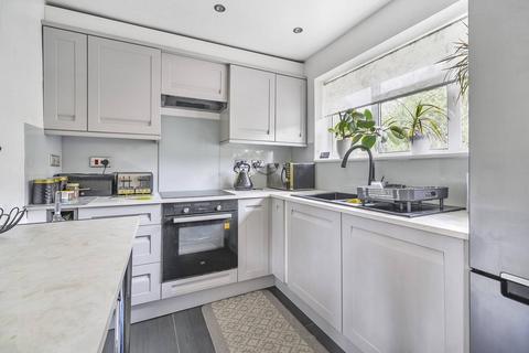 2 bedroom maisonette for sale, Cranleigh Gardens, South Norwood, London, SE25