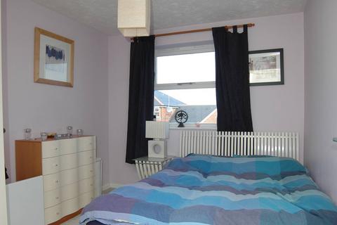 2 bedroom flat to rent, Macmillan Way, Tooting Bec, London, SW17