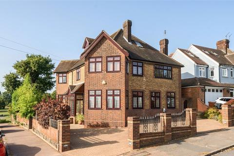 5 bedroom detached house for sale, Henrys Avenue, Woodford Green