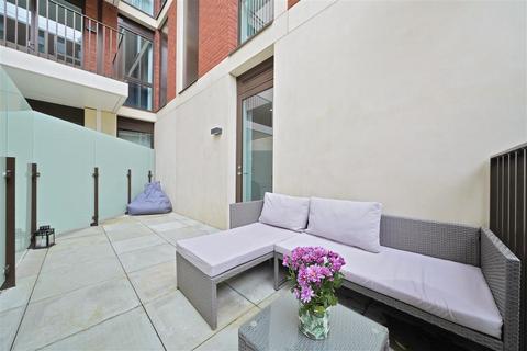 1 bedroom flat for sale, Sleaford Street, SW8