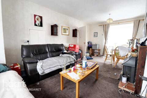 3 bedroom terraced house for sale, Carstairs Avenue, Swindon