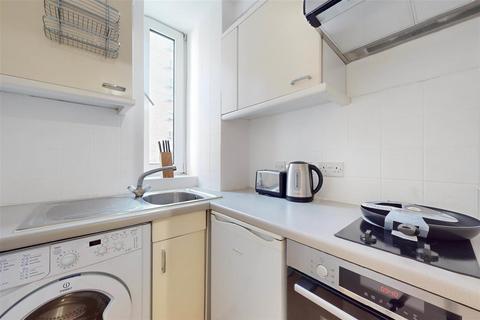 1 bedroom flat to rent, CHELSEA CLOISTERS, SLOANE AVENUE, London, SW3