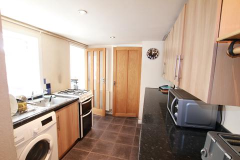 4 bedroom terraced house to rent, Blenheim Road, Reading RG1