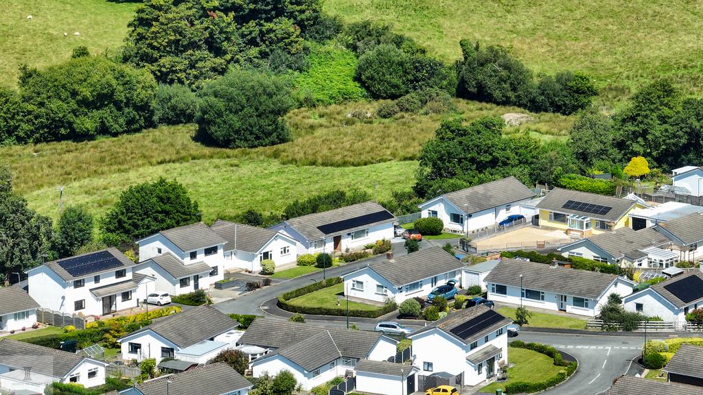 Penrhyncoch, Aberystwyth SY23 2 bed detached house for sale £325,000