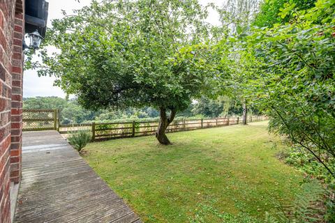 3 bedroom detached house to rent, Holly Lane, Kettering NN14