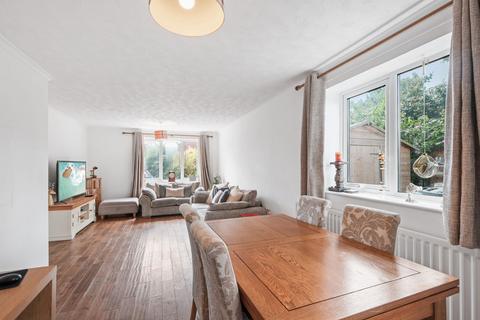 25 Chandlers Close, Redditch, B97 5HU