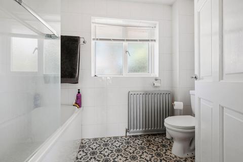 25 Chandlers Close, Redditch, B97 5HU