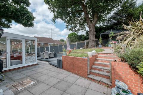 25 Chandlers Close, Redditch, B97 5HU