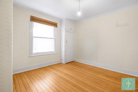 65a Selborne Road, London, N14 7DE