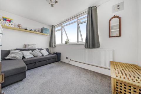 2 bedroom flat for sale, Kings Avenue, Clapham