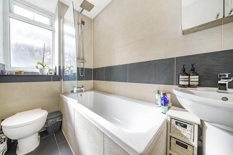 2 bedroom flat for sale, Kings Avenue, Clapham