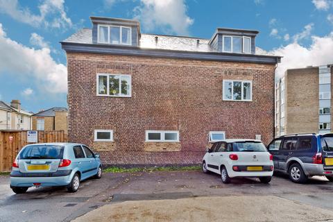 2 bedroom flat for sale, Oak Hill Crescent, Surbiton KT6