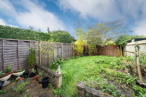 3 bedroom terraced house for sale, Knaphill,  Surrey,  GU21