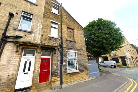 7 bedroom end of terrace house for sale, Cross Lane, Bradford, West Yorkshire, BD7