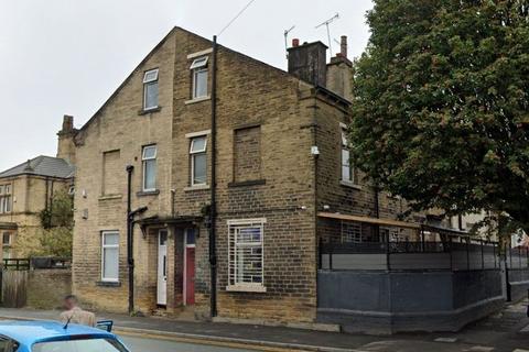 16 Cross Lane, Bradford, BD7 3JT