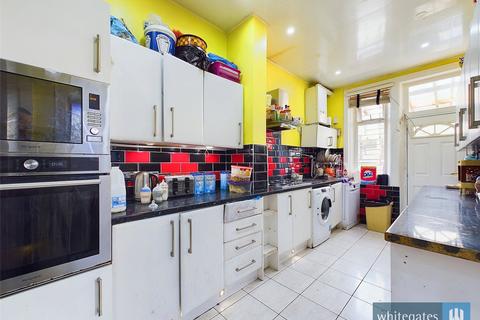 16 Cross Lane, Bradford, BD7 3JT