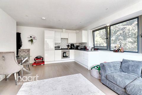 2 bedroom flat for sale, Hubert Road, Brentwood