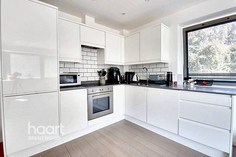 2 bedroom flat for sale, Hubert Road, Brentwood