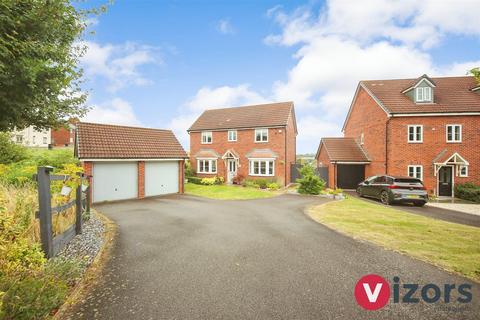 4 bedroom detached house for sale, Dovecote Close, Redditch