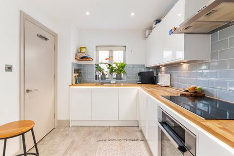 3 bedroom house to rent, Margaret Rutherford Place, Balham, SW12