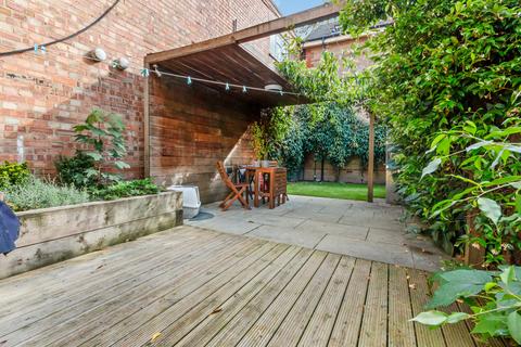 3 bedroom house to rent, Margaret Rutherford Place, Balham, SW12
