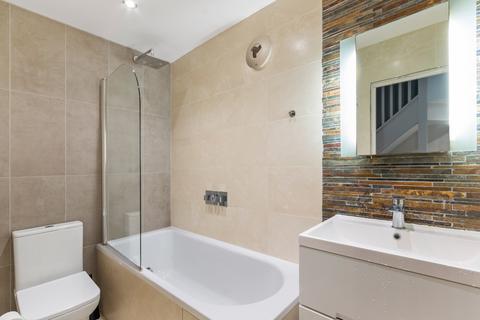 3 bedroom house to rent, Margaret Rutherford Place, Balham, SW12