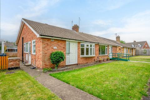 2 bedroom semi-detached bungalow for sale, Eastlands Avenue, York