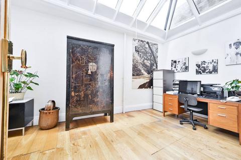 2 bedroom flat for sale, Redcliffe Square, Chelsea, London, SW10