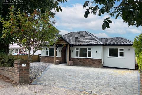 3 bedroom detached house for sale, Heath Road, Upton, CH2