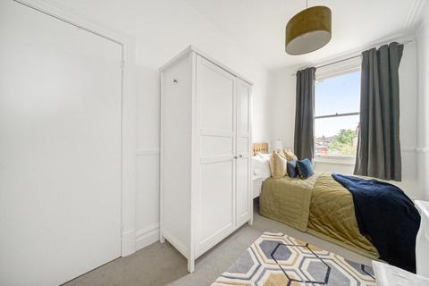 6c Thornsbeach Road, London, SE6 1DX