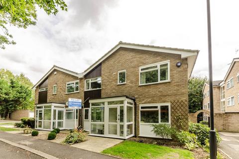 2 bedroom flat for sale, St Cuthberts Gardens, Hatch End, Pinner, HA5