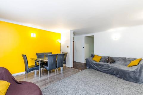 St Cuthberts Gardens, Hatch End, Pinner, HA5