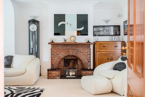 191 Wetherby Road, Leeds, LS17 8ND