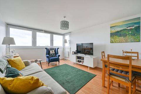 2 bedroom flat for sale, Boulton House, Brentford, TW8