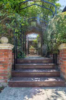 1 Hillcrest Road, London, W5 2JL