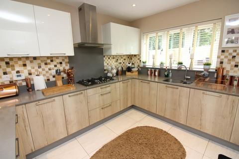 4 bedroom semi-detached house for sale, Middlefield Lane, Henlow, SG16