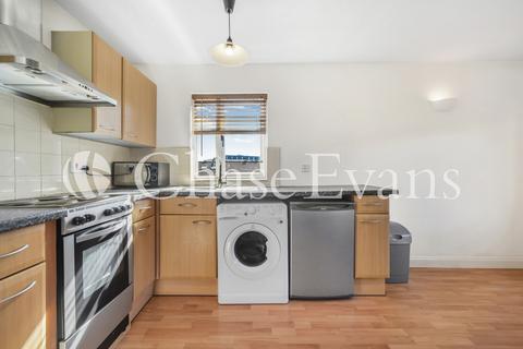 1 bedroom apartment to rent, Transom Square, Isle of Dogs, London E14