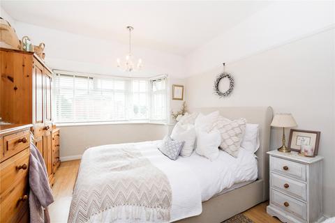 17 Kitchener Road, Dagenham, RM10 8AL