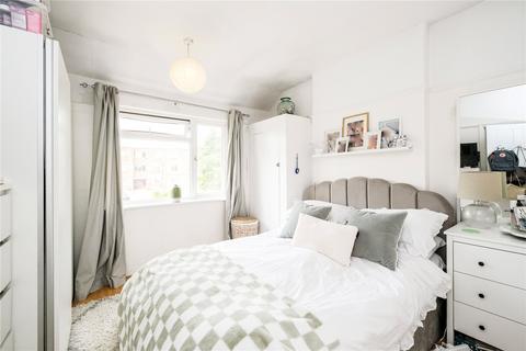 17 Kitchener Road, Dagenham, RM10 8AL