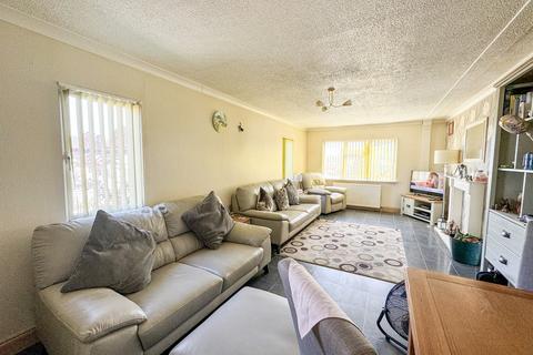 2 bedroom mobile home for sale, Oak Way, Hockley Park, Hockley