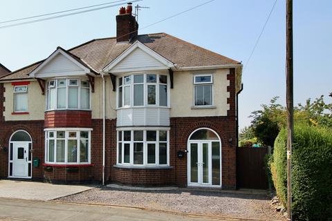 3 bedroom semi-detached house for sale, 109 HOLLYCROFT, HINCKLEY