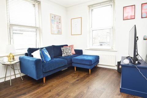 Flat 1, Towering House Cheltenham Mount, Harrogate, HG1 1DW