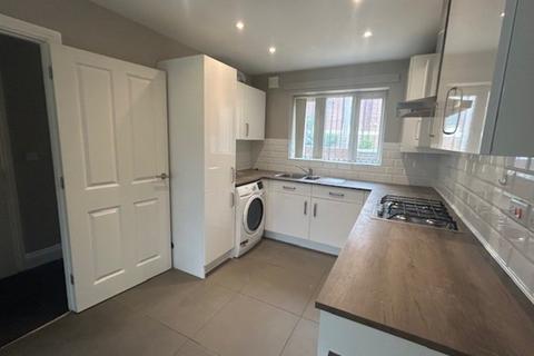 3 bedroom semi-detached house to rent, Crocketts Lane, Smethwick B66