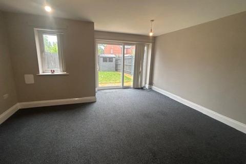 3 bedroom semi-detached house to rent, Crocketts Lane, Smethwick B66