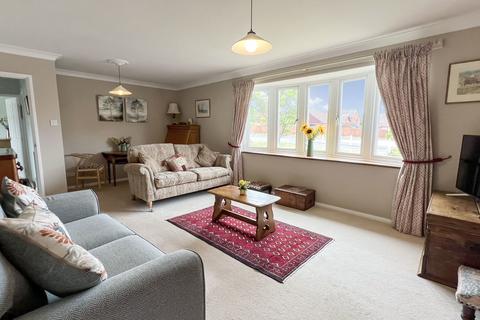49 Arundell Close, Westbury, BA13 3UA