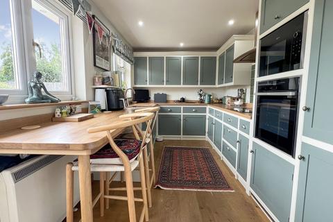 49 Arundell Close, Westbury, BA13 3UA